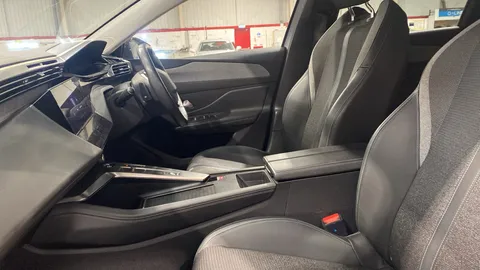 PEUGEOT 308 1.5 BlueHDi Active Premium EAT8