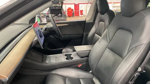 TESLA MODEL Y Long Range AWD Auto