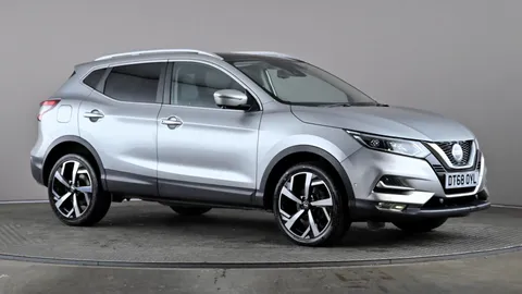 NISSAN QASHQAI 1.3 DiG-T Tekna