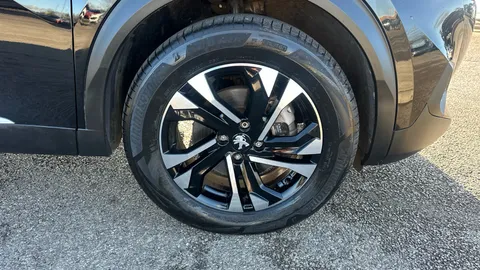 PEUGEOT 2008 100kW Allure Premium+ 50kWh Auto