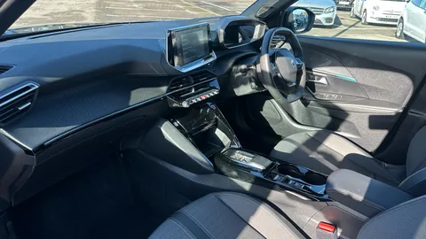 PEUGEOT 2008 100kW Allure Premium+ 50kWh Auto