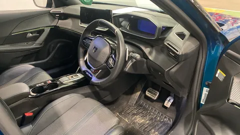 Peugeot 2008 1.2 PureTech 130 GT EAT8