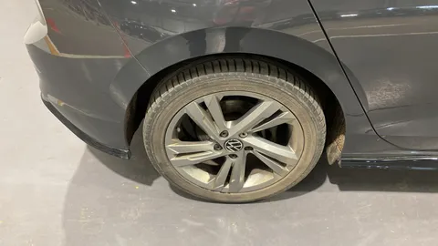 Volkswagen Golf 1.5 TSI 150 R-Line