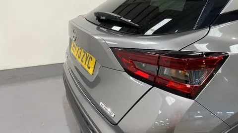 Nissan Juke 1.6 Hybrid N-Connecta Auto