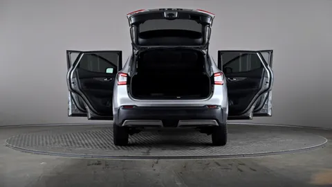 NISSAN QASHQAI 1.3 DiG-T Tekna