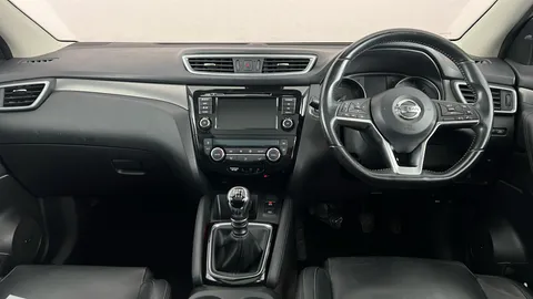 NISSAN QASHQAI 1.3 DiG-T Tekna