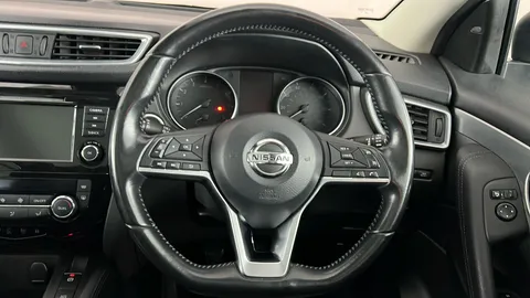 NISSAN QASHQAI 1.3 DiG-T Tekna