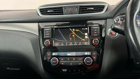 NISSAN QASHQAI 1.3 DiG-T Tekna