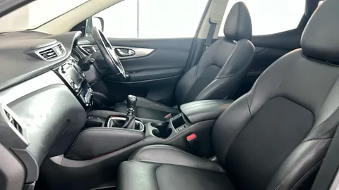 NISSAN QASHQAI 1.3 DiG-T Tekna