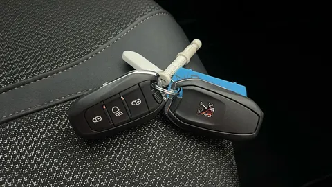 PEUGEOT 3008 1.2 Hybrid 136 GT e-DSC6