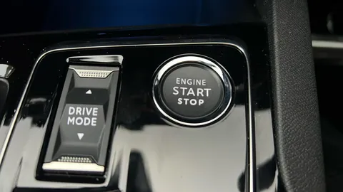 PEUGEOT 3008 1.2 Hybrid 136 GT e-DSC6