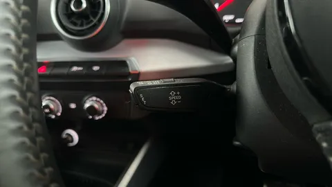 AUDI Q2 30 TDI S Line S Tronic