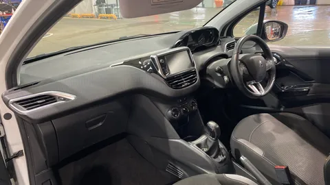 PEUGEOT 208 1.2 PureTech 82 Active