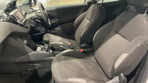 PEUGEOT 208 1.2 PureTech 82 Active