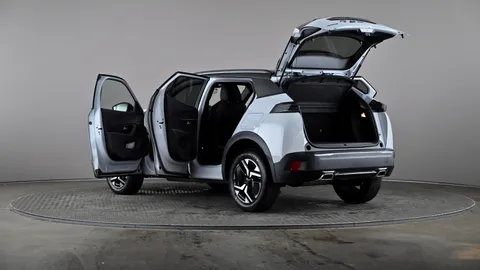 PEUGEOT 2008 1.2 PureTech 130 GT EAT8