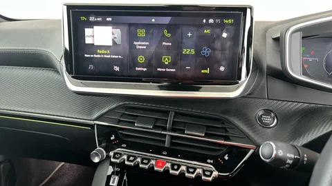 PEUGEOT 2008 1.2 PureTech 130 GT EAT8