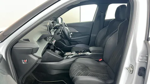 PEUGEOT 2008 1.2 PureTech 130 GT EAT8