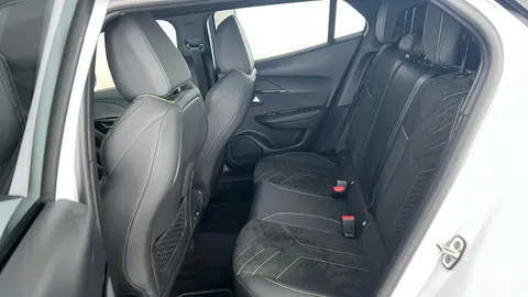 PEUGEOT 2008 1.2 PureTech 130 GT EAT8