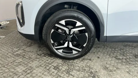 PEUGEOT 2008 1.2 PureTech 130 GT EAT8