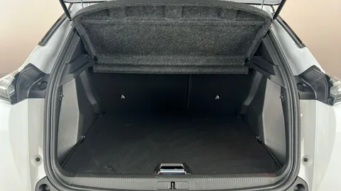 PEUGEOT 2008 1.2 PureTech 130 GT EAT8