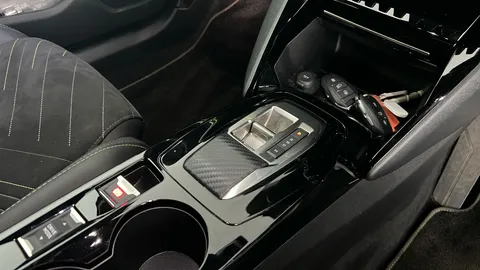 PEUGEOT 2008 1.2 PureTech 130 GT EAT8