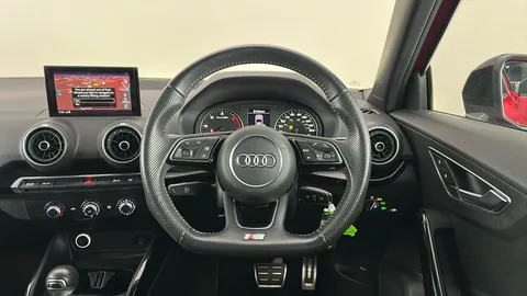 AUDI Q2 35 TDI Quattro Black Edition S Tronic