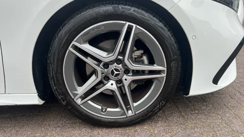 MERCEDES-BENZ A CLASS A180 AMG Line Premium Auto