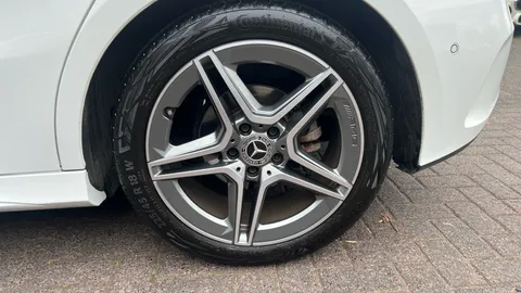 MERCEDES-BENZ A CLASS A180 AMG Line Premium Auto