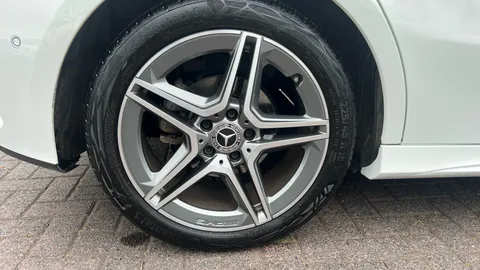 MERCEDES-BENZ A CLASS A180 AMG Line Premium Auto