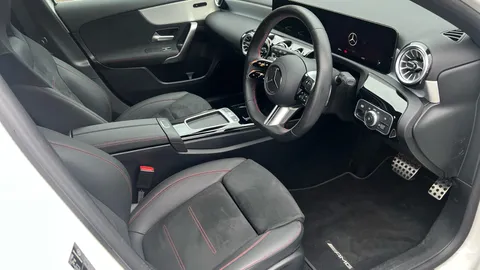 MERCEDES-BENZ A CLASS A180 AMG Line Premium Auto