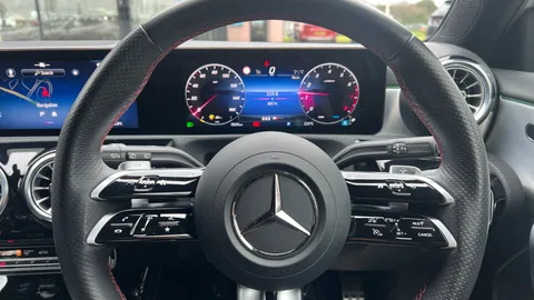 MERCEDES-BENZ A CLASS A180 AMG Line Premium Auto