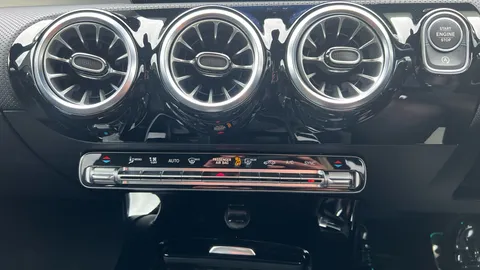 MERCEDES-BENZ A CLASS A180 AMG Line Premium Auto