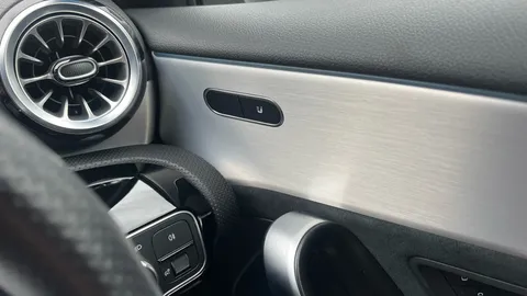 MERCEDES-BENZ A CLASS A180 AMG Line Premium Auto