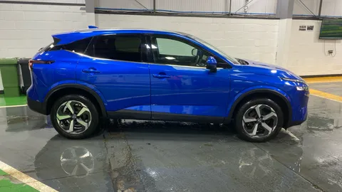 NISSAN QASHQAI 1.3 DiG-T MH 158 N-Connecta Xtronic