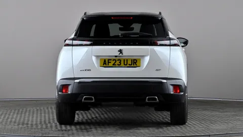 PEUGEOT 2008 1.2 PureTech 130 GT EAT8