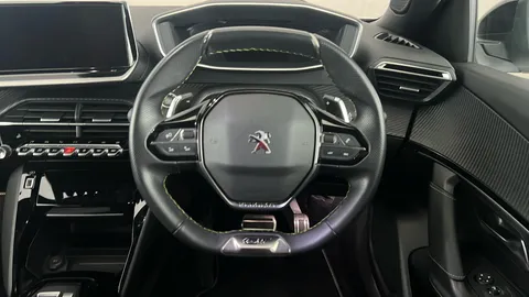 PEUGEOT 2008 1.2 PureTech 130 GT EAT8