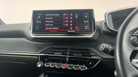 PEUGEOT 2008 1.2 PureTech 130 GT EAT8