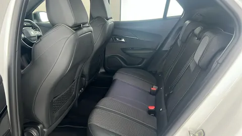 PEUGEOT 2008 1.2 PureTech 130 GT EAT8