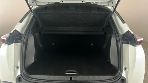 PEUGEOT 2008 1.2 PureTech 130 GT EAT8