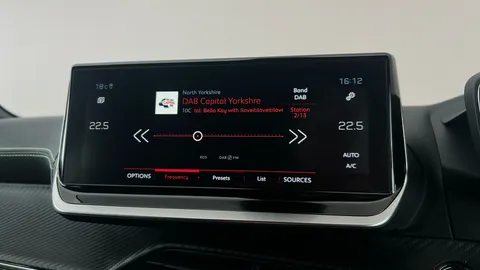 PEUGEOT 2008 1.2 PureTech 130 GT EAT8