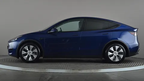 TESLA MODEL Y RWD Auto