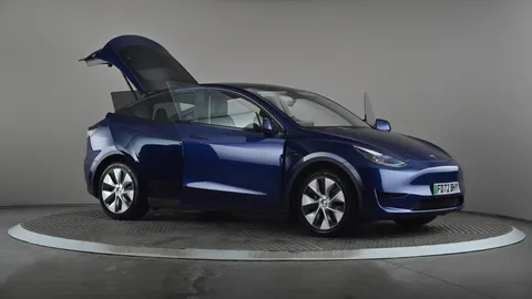 TESLA MODEL Y RWD Auto
