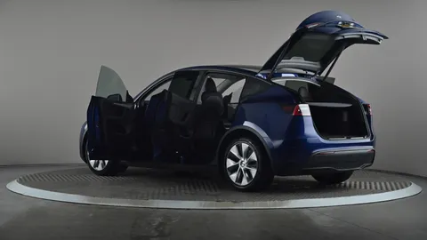 TESLA MODEL Y RWD Auto