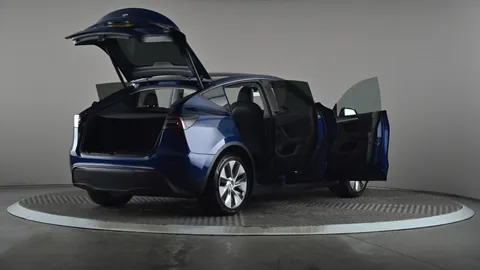TESLA MODEL Y RWD Auto