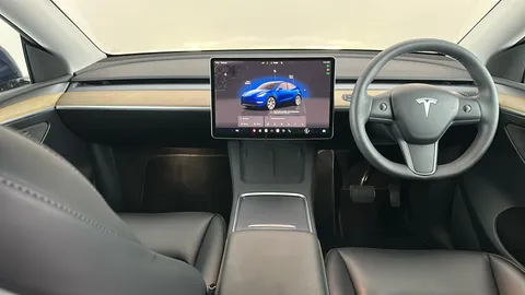 TESLA MODEL Y RWD Auto