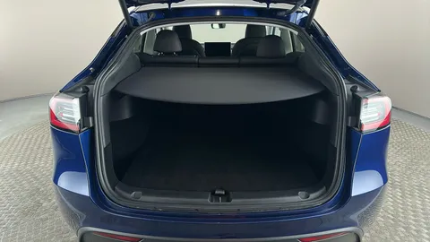 TESLA MODEL Y RWD Auto