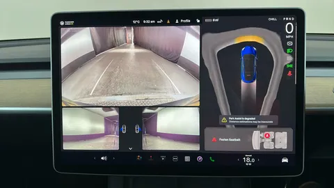 TESLA MODEL Y RWD Auto