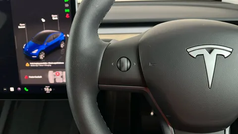 TESLA MODEL Y RWD Auto