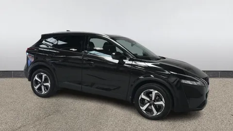 NISSAN QASHQAI 1.3 DiG-T MH 158 N-Connecta Xtronic