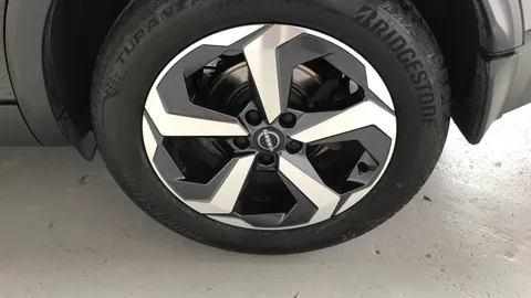 NISSAN QASHQAI 1.3 DiG-T MH 158 N-Connecta Xtronic